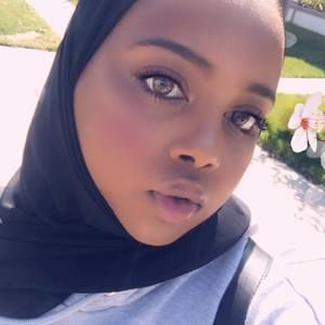 Meet your Posher, Amira